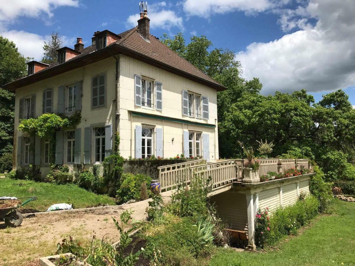 Chambres D'Hotes Le Petit Roche Arc-et-Senans Exterior foto